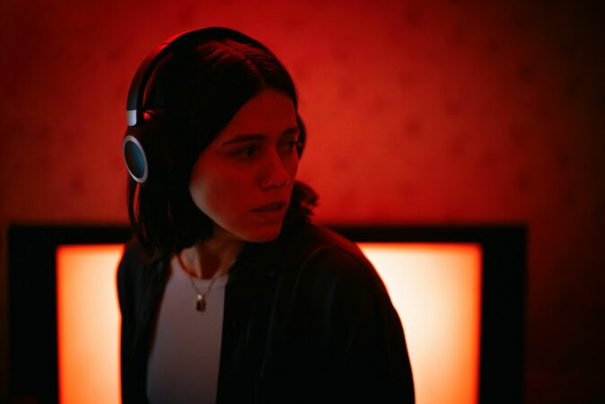 The Undertone : un film d’horreur 100 % canadien acquis par A24, mais ignoré au pays 2 The Undertone 1